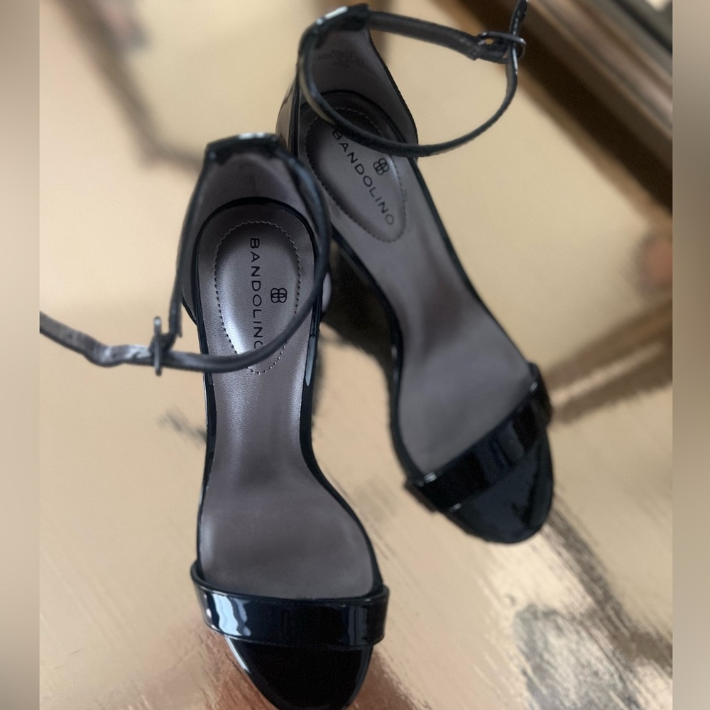 Bandolino Patten Leather Kitten Heels Sz 5 - Picture 5 of 5
